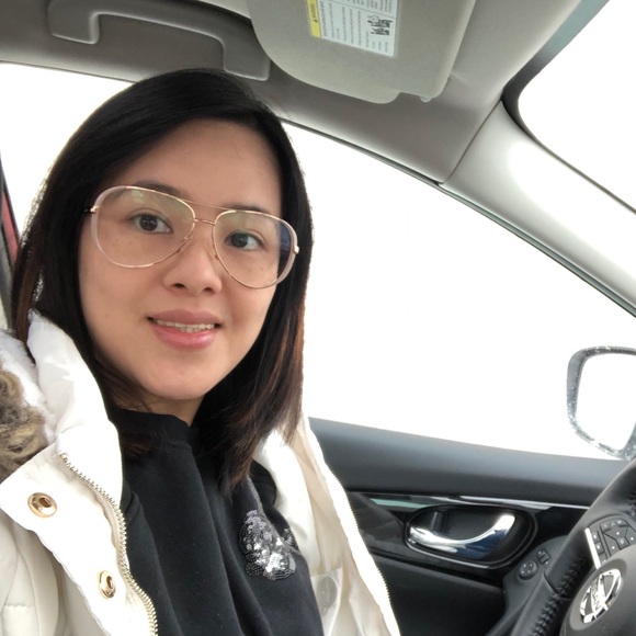 Meet your Posher, Ria - Picture 1 of 1